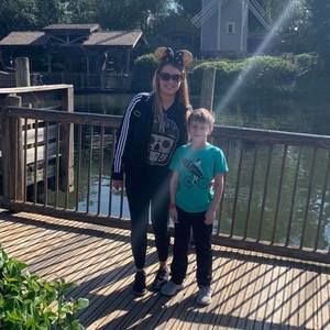 Meet your Posher, Alexis